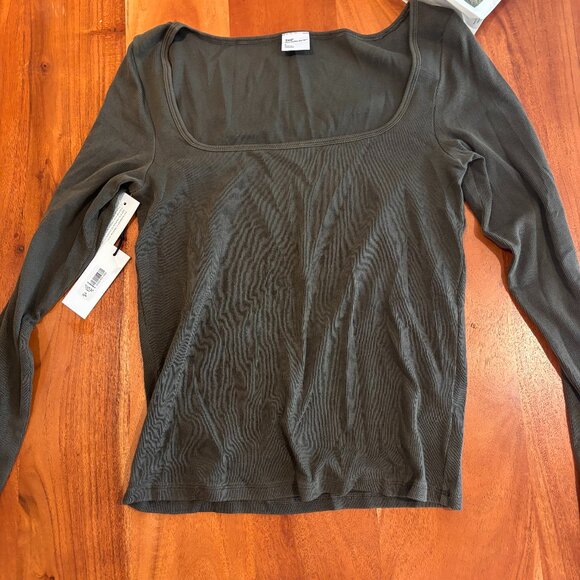 Aritzia Olive Long Sleeve Top - Picture 6 of 7